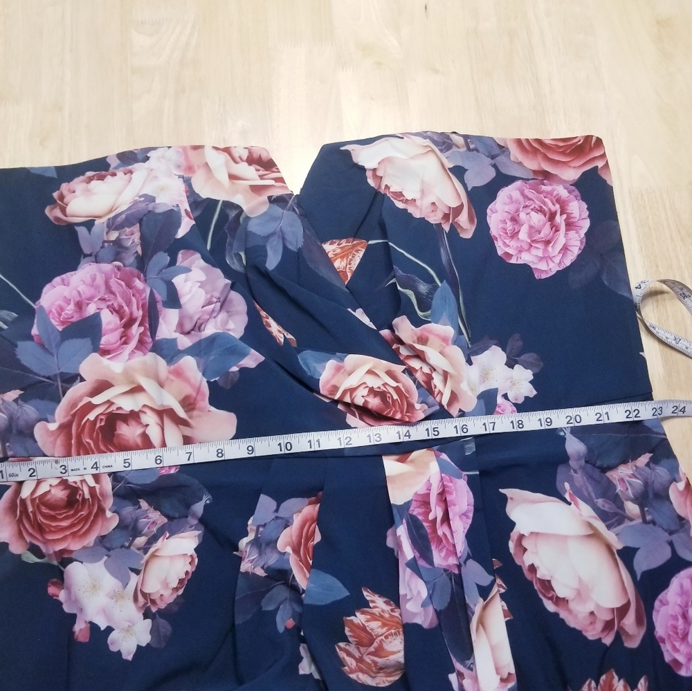 Plus XXL/24 Bursting Floral Maxi Dress in … - Picture 7 of 7